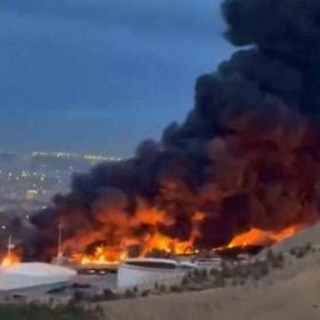 Iran, prezzo del petrolio supera 100 dollari. Trump si arrabbia con Israele per attacchi