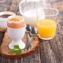 La colazione può aiutare il cuore, i cibi utili e quanto bisogna mangiare