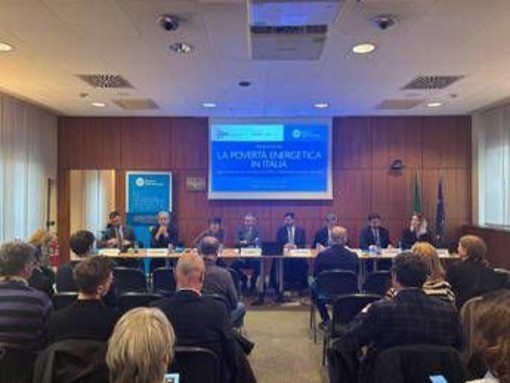 Energia: Oipe, nel 2024 2,4 milioni di famiglie in povertà energetica Energia: Oipe, nel 2024 2,4 milioni di famiglie in povertà energetica