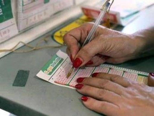 Superenalotto, numeri e combinazione vincente 4 dicembre 2025 Superenalotto, numeri e combinazione vincente 4 dicembre 2025