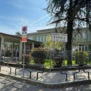 Insegnante accoltellata da studente a Bergamo, migliorano condizioni: uscita da terapia intensiva Insegnante accoltellata da studente a Bergamo, migliorano condizioni: uscita da terapia intensiva