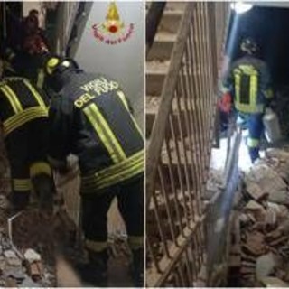 Paura a Roma, esplosione in una palazzina a Ostia: 1 ferito e 11 famiglie evacuate Paura a Roma, esplosione in una palazzina a Ostia: 1 ferito e 11 famiglie evacuate