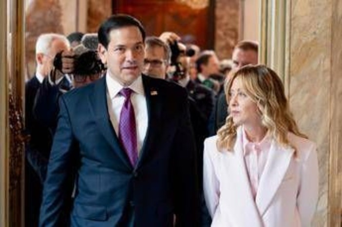 Rubio a Palazzo Chigi da Meloni: "Non abbiamo discusso del ritiro delle truppe. Io sostengo la Nato" Rubio a Palazzo Chigi da Meloni: "Non abbiamo discusso del ritiro delle truppe. Io sostengo la Nato"