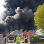 Maxi incendio a Malo, fiamme in una fabbrica di laterizi: "Mantenere chiuse porte e finestre"