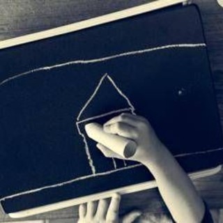 Pedopornografia, tutela minori e informazione: ecco perché non fare i nomi degli arrestati, cosa dice il codice deontologico