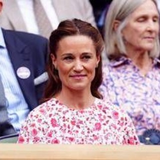 Pippa Middleton sommersa dai debiti, costretta a vendere la sua fattoria Pippa Middleton sommersa dai debiti, costretta a vendere la sua fattoria