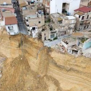 Niscemi, Schifani annuncia: "Da domani rimborso di 400 euro per ogni famiglia sfollata"