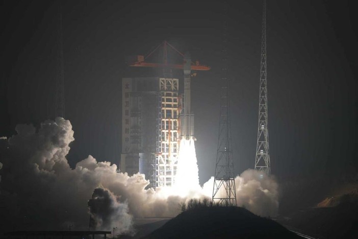 La Cina lancia nuovi satelliti Internet nello spazio