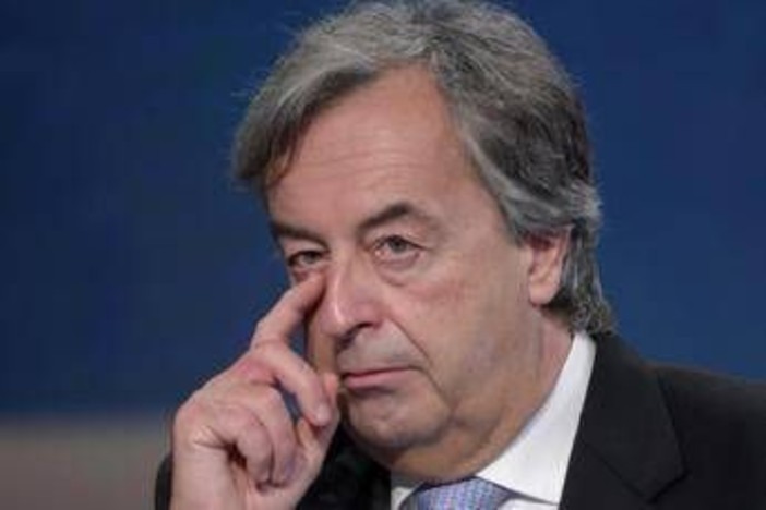 Influenza K, Burioni: "Scuole chiuse ma crescerà in tutte le regioni" Influenza K, Burioni: "Scuole chiuse ma crescerà in tutte le regioni"