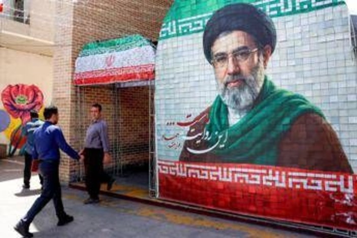 Iran, attesa oggi la risposta alla proposta Usa: Trump parla di "colloqui positivi" Iran, attesa oggi la risposta alla proposta Usa: Trump parla di "colloqui positivi"