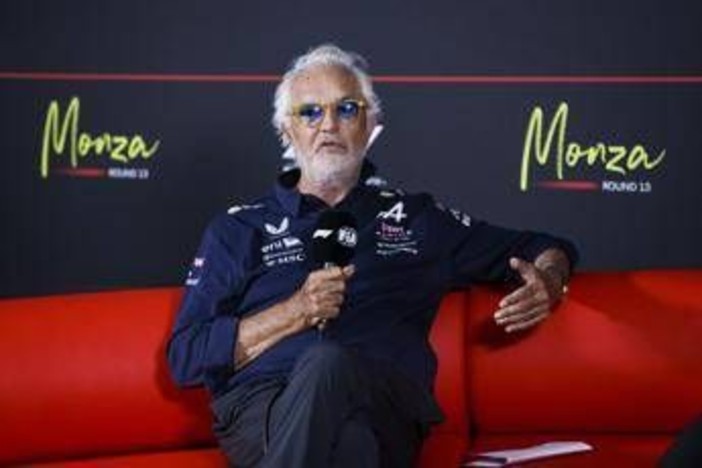 Briatore all'attacco dopo caso Gp Monaco: "Giudice non indipendente". McLaren replica: "Parole offensive" Briatore all'attacco dopo caso Gp Monaco: "Giudice non indipendente". McLaren replica: "Parole offensive"