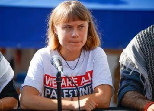 Maltrattamenti su Greta Thunberg e attivisti Flotilla, Israele smentisce: "Menzogne"