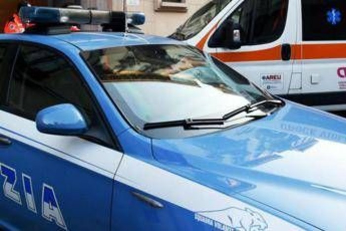 Genova, 14enne accoltellato su un bus: è grave