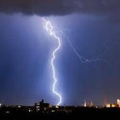 Dalla paralisi all'infarto: cosa accade se si è colpiti da un fulmine Dalla paralisi all'infarto: cosa accade se si è colpiti da un fulmine