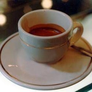 Ti porti la tazzina al bar? Il caffè costa solo 50 centesimi Ti porti la tazzina al bar? Il caffè costa solo 50 centesimi
