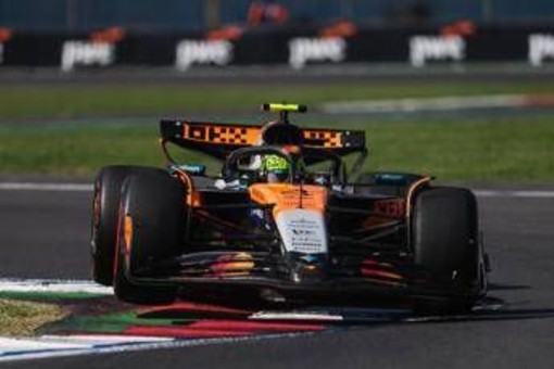Formula 1, oggi prove libere e qualifiche ad Abu Dhabi: orari e dove vederle in tv Formula 1, oggi prove libere e qualifiche ad Abu Dhabi: orari e dove vederle in tv