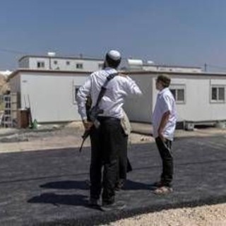 Cisgiordania, coloni assediano case palestinesi a Qusra. Ambasciatore Huckabee: "Atto di terrorismo"