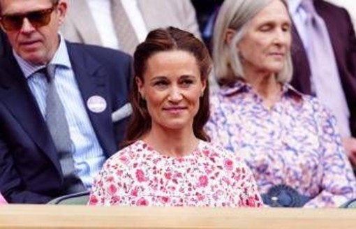 Pippa Middleton sommersa dai debiti, costretta a vendere la sua fattoria Pippa Middleton sommersa dai debiti, costretta a vendere la sua fattoria