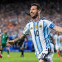 Messi show e l’Argentina vince al debutto, tripletta da record all’Algeria Messi show e l’Argentina vince al debutto, tripletta da record all’Algeria