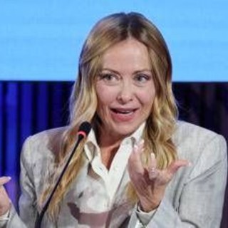 Manovra 2027, arrivano anche le targhe personalizzate. Meloni: "Ci si può sbizzarrire" Manovra 2027, arrivano anche le targhe personalizzate. Meloni: "Ci si può sbizzarrire"