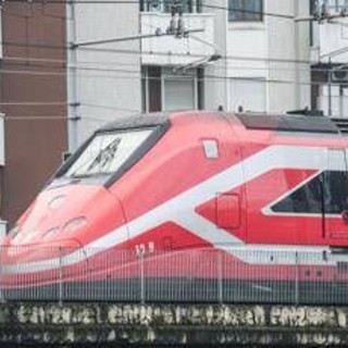 Stop ai treni sulla linea Alta velocità Roma-Firenze, cosa cambia da fino a lunedì 13 aprile