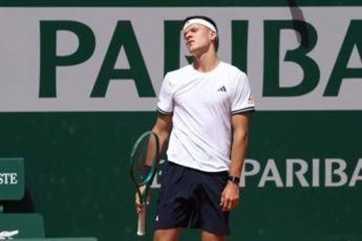 Roland Garros, Mensik eroico: batte Navone (e i crampi) e vola al terzo turno dopo 5 ore di battaglia Roland Garros, Mensik eroico: batte Navone (e i crampi) e vola al terzo turno dopo 5 ore di battaglia
