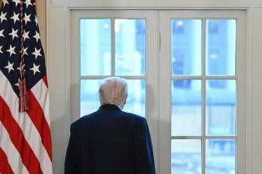 Reclutava cecchini sui social per uccidere Trump, arrestata bibliotecaria Usa Reclutava cecchini sui social per uccidere Trump, arrestata bibliotecaria Usa