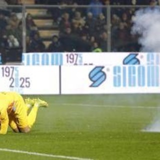 Petardo contro Audero, arrestato 19enne: è un ultras dell'Inter