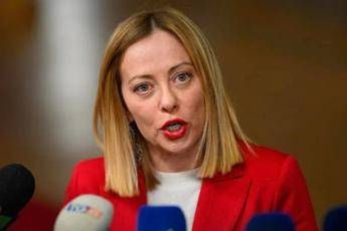 Iran, Meloni sente Merz e Starmer. Ai leader del Golfo: "Ingiustificabili attacchi a vostri Paesi"