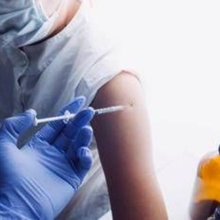 Vaccini ai bambini, tutti contro Trump: "Perderà guerra ai virus, nuovo ordine esecutivo una follia" Vaccini ai bambini, tutti contro Trump: "Perderà guerra ai virus, nuovo ordine esecutivo una follia"
