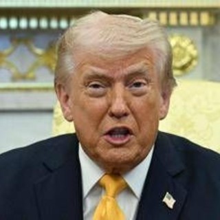 Trump, attacco frontale alla Nato: "Codardi, ce ne ricorderemo" Trump, attacco frontale alla Nato: "Codardi, ce ne ricorderemo"