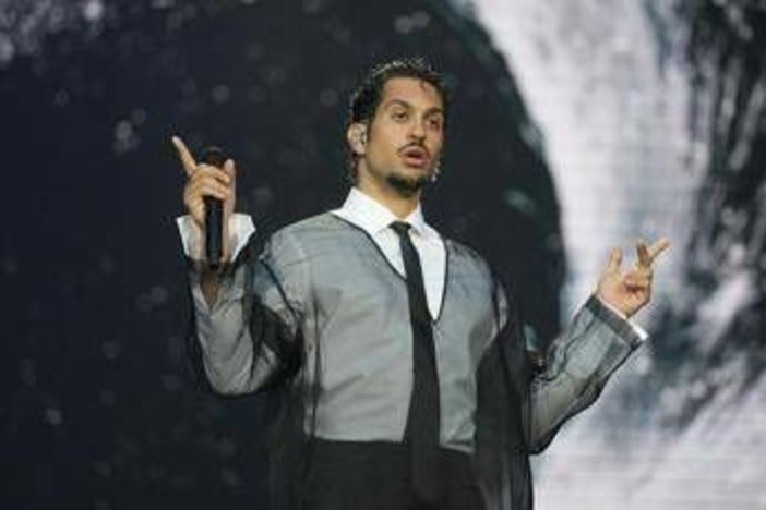 Mahmood lascia l'Italia: "Mi trasferisco in Spagna, mi sento tigre allo zoo" Mahmood lascia l'Italia: "Mi trasferisco in Spagna, mi sento tigre allo zoo"