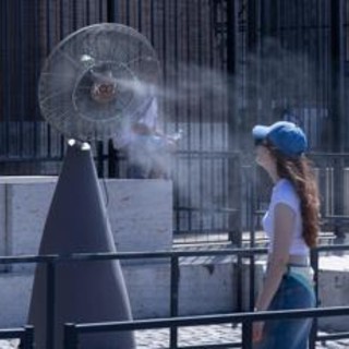Tra quinta ondata di caldo estremo e maltempo, il meteo spacca in due l'Italia: le previsioni Tra quinta ondata di caldo estremo e maltempo, il meteo spacca in due l'Italia: le previsioni