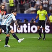 Argentina-Austria, proteste su rigore. Ma Messi sbaglia Argentina-Austria, proteste su rigore. Ma Messi sbaglia