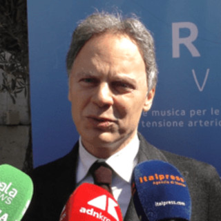 Malattie rare, cardiologo Badagliacca: "Ci vogliono 2-3 anni per una diagnosi di ipertensione polmonare" Malattie rare, cardiologo Badagliacca: "Ci vogliono 2-3 anni per una diagnosi di ipertensione polmonare"