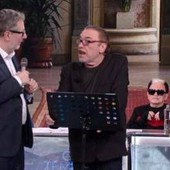 Nino Frassica e Valeria Marini, le scuse in tv (anzi, no) Nino Frassica e Valeria Marini, le scuse in tv (anzi, no)