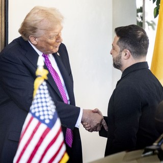 Vertice sull’Ucraina, Trump “Molto vicini alla pace”. Zelensky “Colloqui positivi”