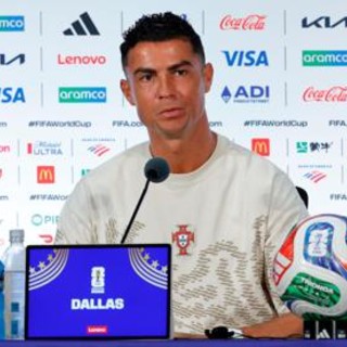 Ronaldo contro tutti: "Ritiro? Lo volete voi". Poi 'attacca' un giornalista Ronaldo contro tutti: "Ritiro? Lo volete voi". Poi 'attacca' un giornalista