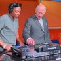 Carlo III cambia ruolo, da sovrano a DJ. E il risultato è incredibile