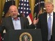 Trump, show alla Casa Bianca con la star di 'Affari di famiglia' Trump, show alla Casa Bianca con la star di 'Affari di famiglia'