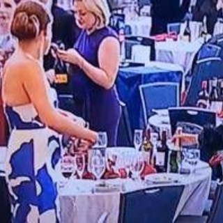 Spari alla cena con Trump, il 'furto' di vino dopo l'attentato diventa virale