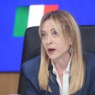 Energia, verso proroga più breve per taglio accise. Meloni: "Ue sia coraggiosa"