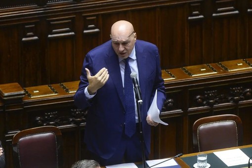 Iran, Crosetto “Dialogo continuo per evitare ogni spiralizzazione del conflitto” Iran, Crosetto “Dialogo continuo per evitare ogni spiralizzazione del conflitto”