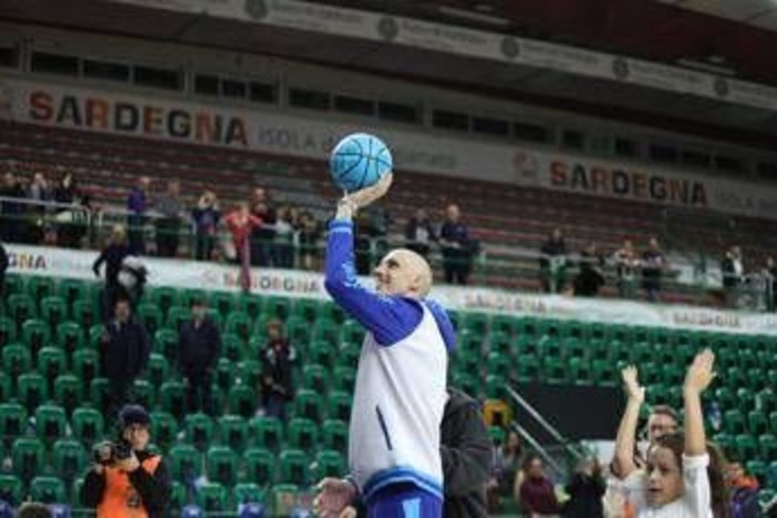 Polonara si ritira dal basket: "Ci ho provato, ma è il momento di dire basta" Polonara si ritira dal basket: "Ci ho provato, ma è il momento di dire basta"