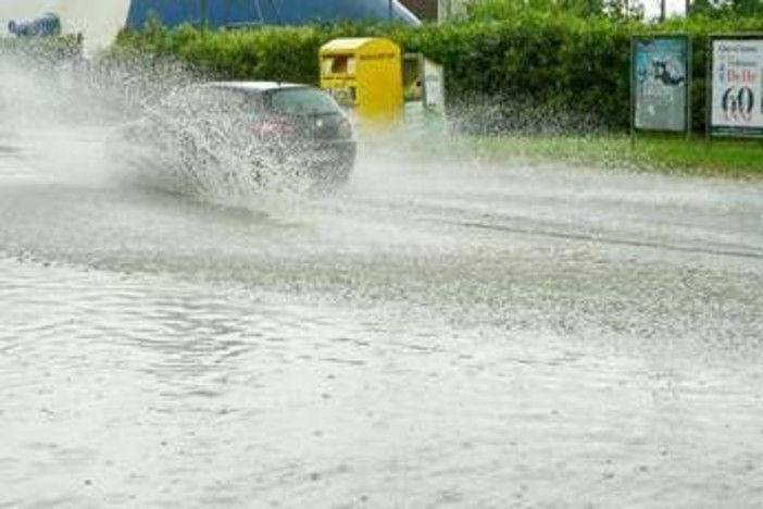 Maltempo sull'Italia, allerta meteo oggi in Calabria e Sicilia: scuole chiuse in alcuni comuni Maltempo sull'Italia, allerta meteo oggi in Calabria e Sicilia: scuole chiuse in alcuni comuni