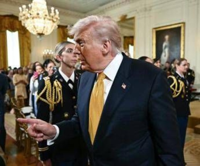 Iran-Usa, Trump: "Accordo vicino". Teheran: "Pronti a respingere attacco" Iran-Usa, Trump: "Accordo vicino". Teheran: "Pronti a respingere attacco"