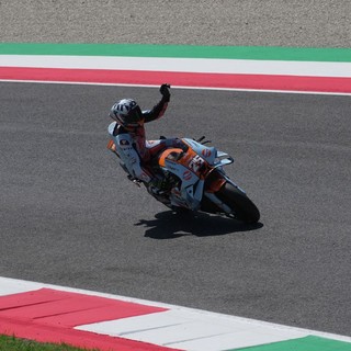 Fernandez vince la sprint del Mugello davanti a Martin, terzo Di Giannantonio