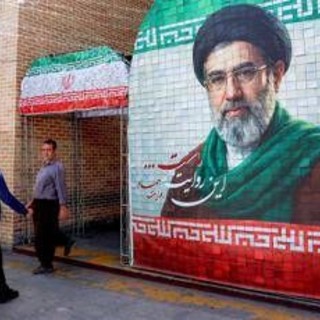 Iran, attesa oggi la risposta alla proposta Usa: Trump parla di "colloqui positivi" Iran, attesa oggi la risposta alla proposta Usa: Trump parla di "colloqui positivi"