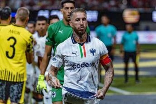 Sergio Ramos, che errore su rigore: il 'cucchiaio' finisce male Sergio Ramos, che errore su rigore: il 'cucchiaio' finisce male