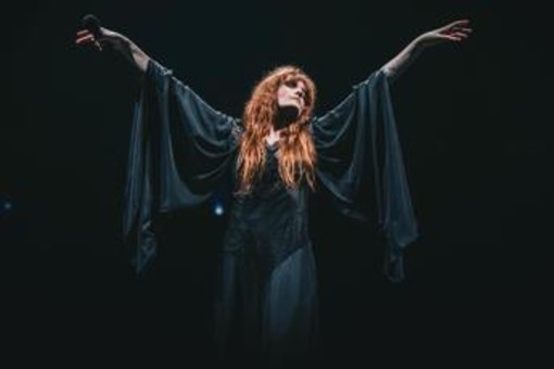 Florence and The Machine, a Milano il sogno (goth) di una notte di mezza estate